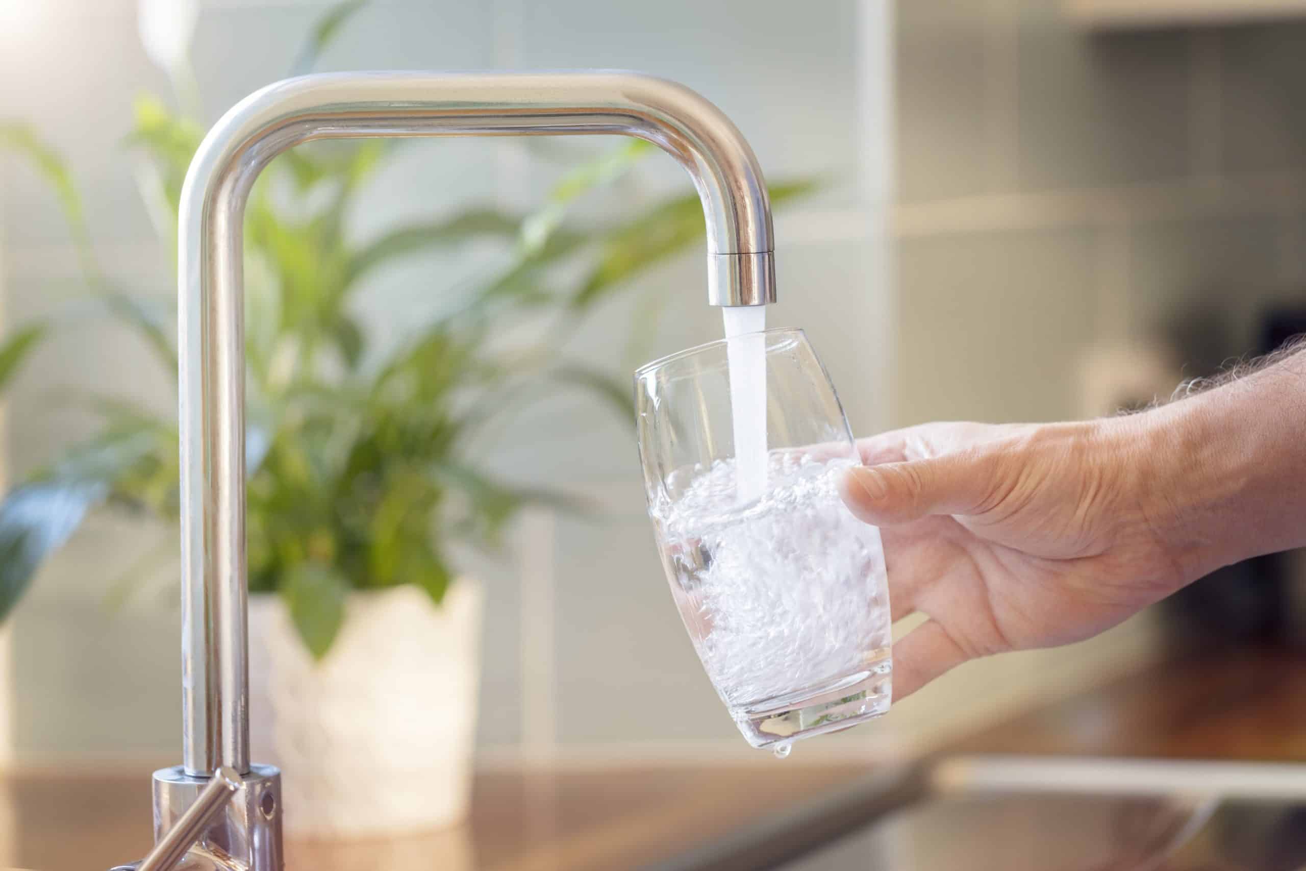 kitchen sink filtered water spout