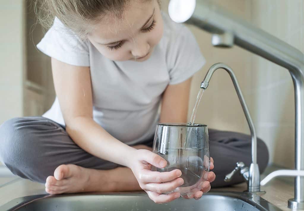 Personal water filter. Clean, safe water.