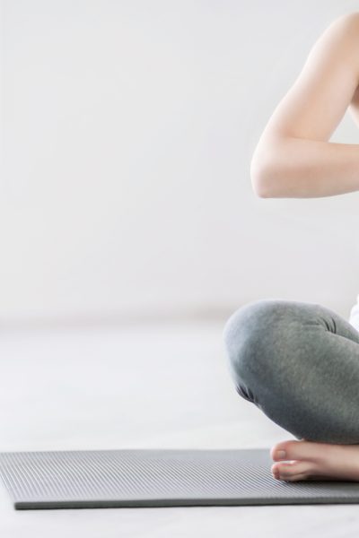 woman doing yoga on non-toxic yoga mat