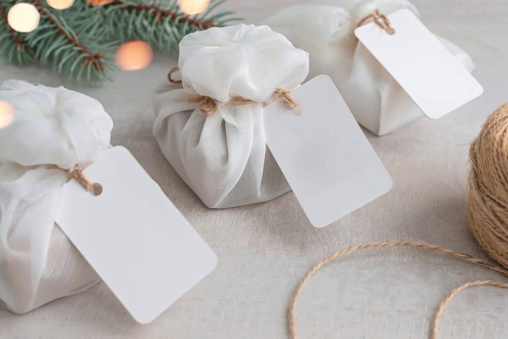 Modern Minimalist Eco-Friendly Gift Wrapping Ideas