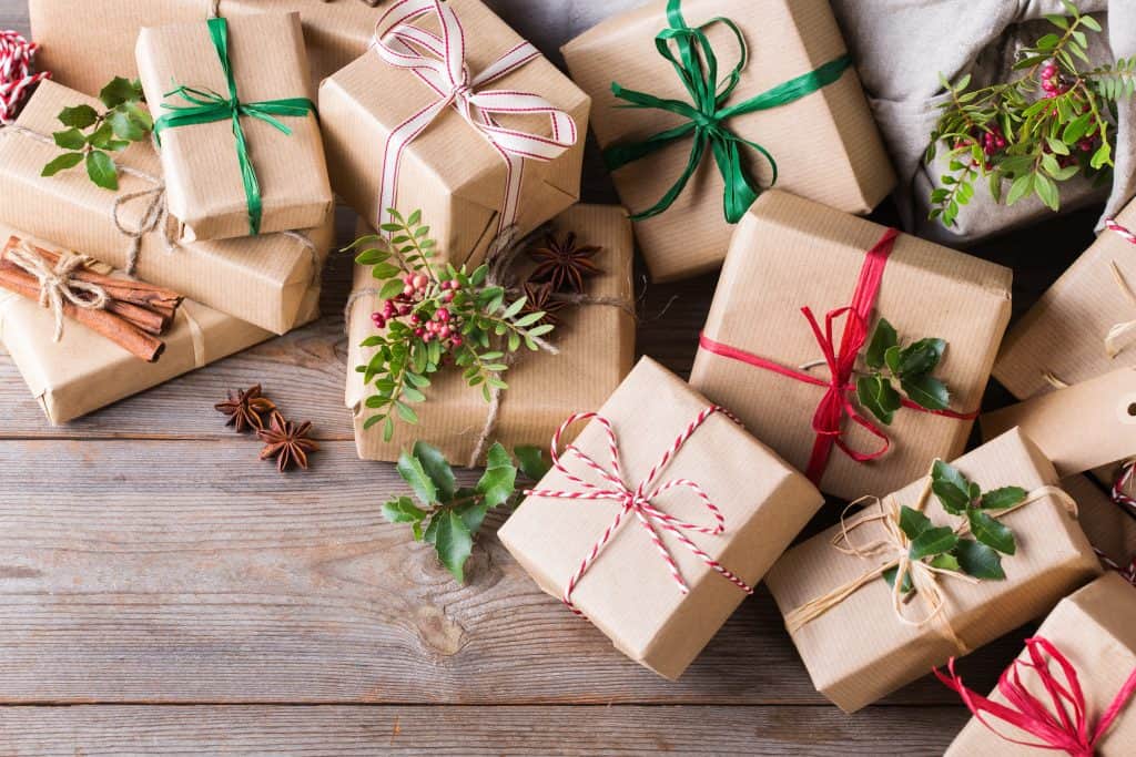 Modern Minimalist Eco-Friendly Gift Wrapping Ideas