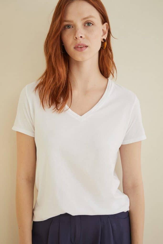 Amour-vert_woman-in-white-tee organic t-shirt