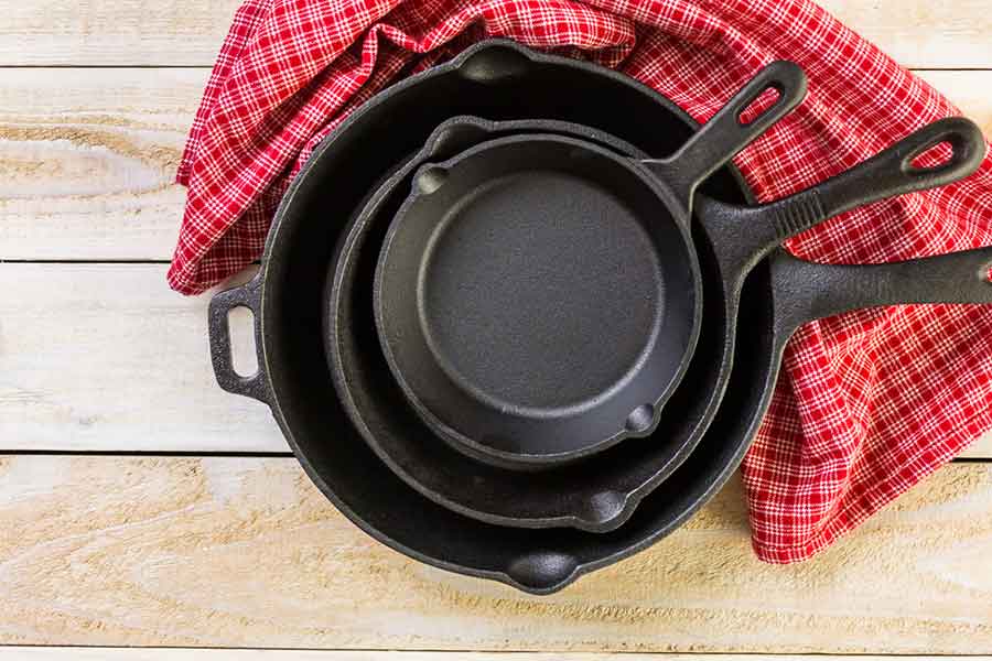 Cast Iron Pans - Non Toxic Kitchen